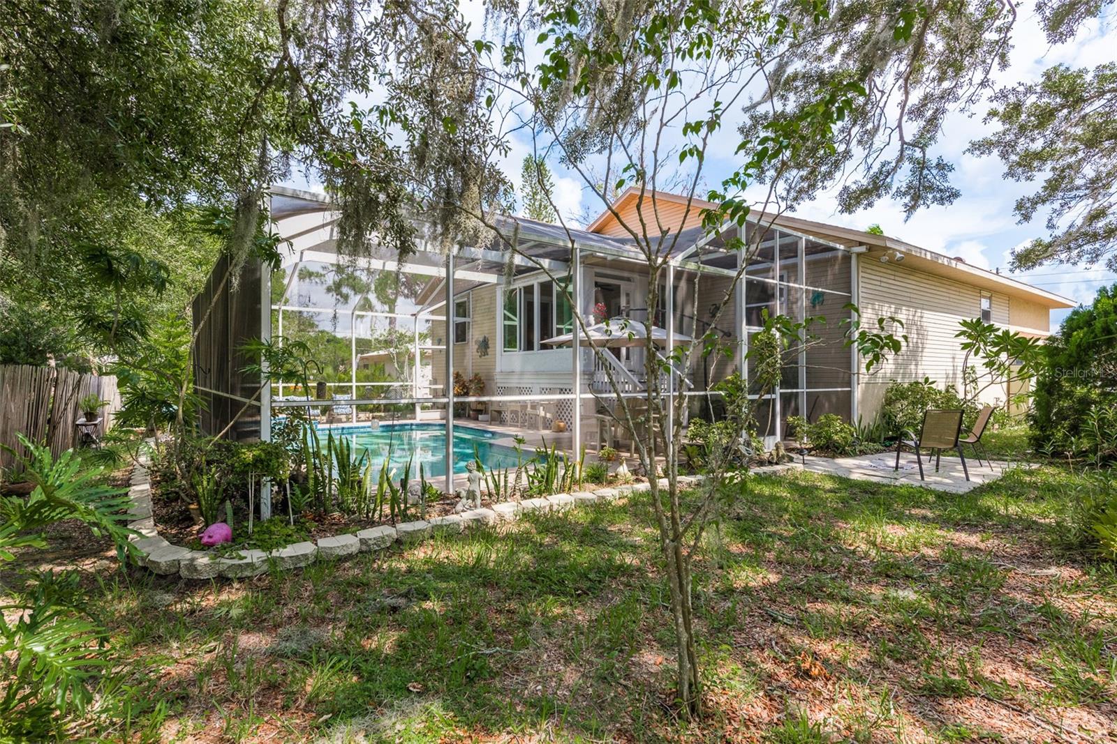 Listing photo id 34 for 1312 Gulf Road