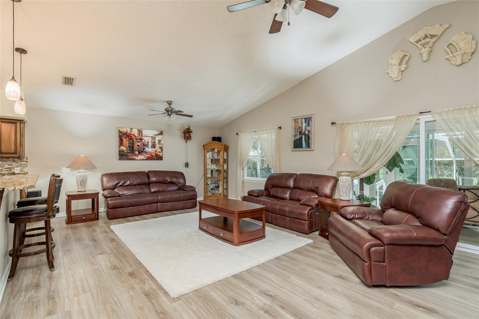 Listing photo id 6 for 1312 Gulf Road