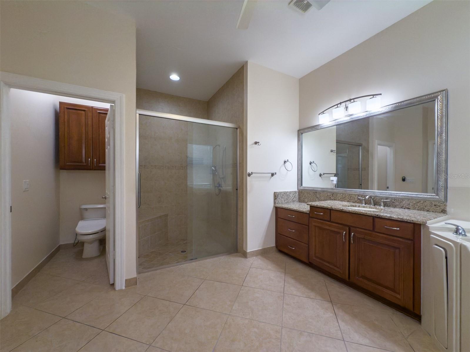 Listing photo id 29 for 16206 Diamond Bay Drive