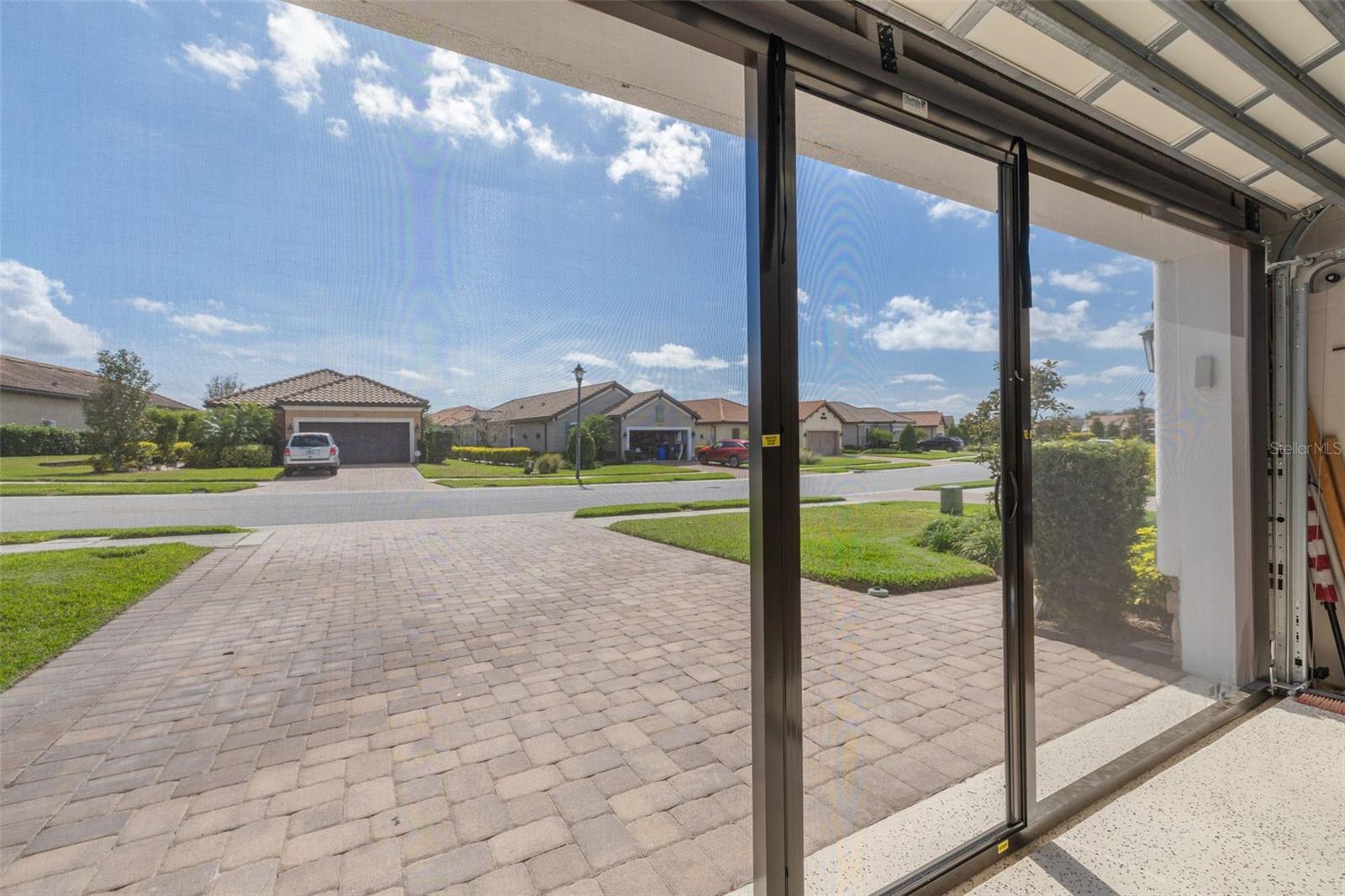 Listing photo id 24 for 11563 Callisia Drive