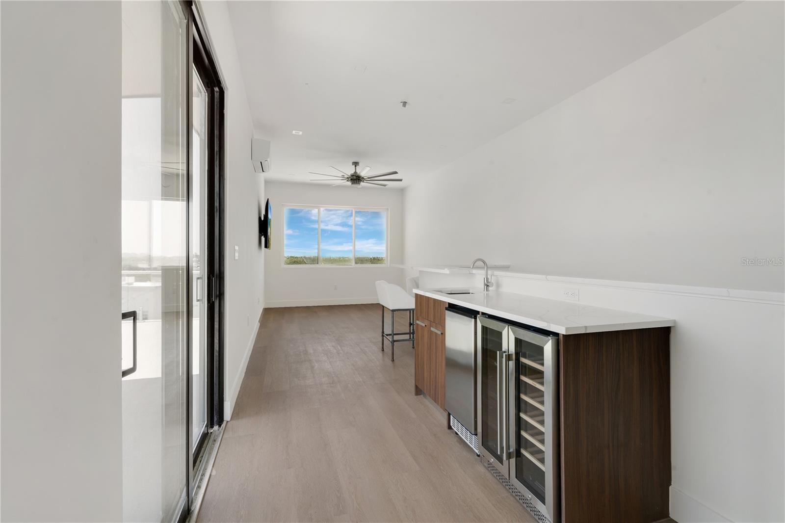 Image 18 of 22 For 1 Aqua Reserve Boulevard