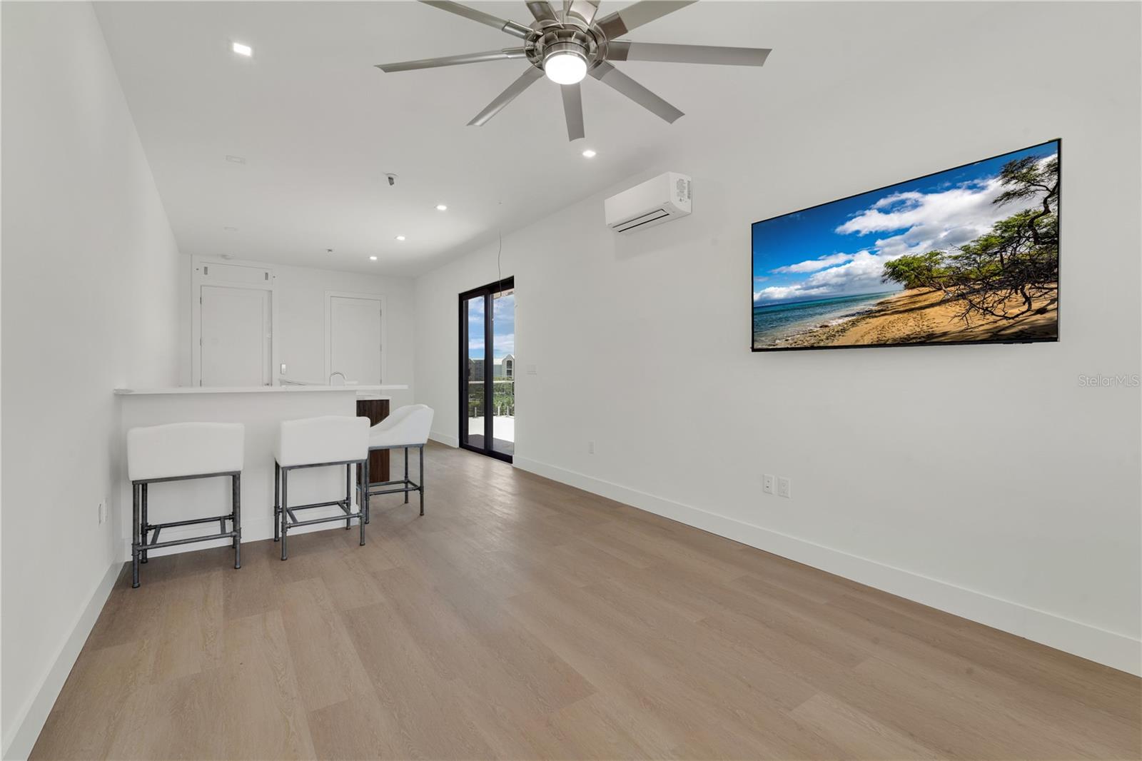 Image 19 of 22 For 1 Aqua Reserve Boulevard