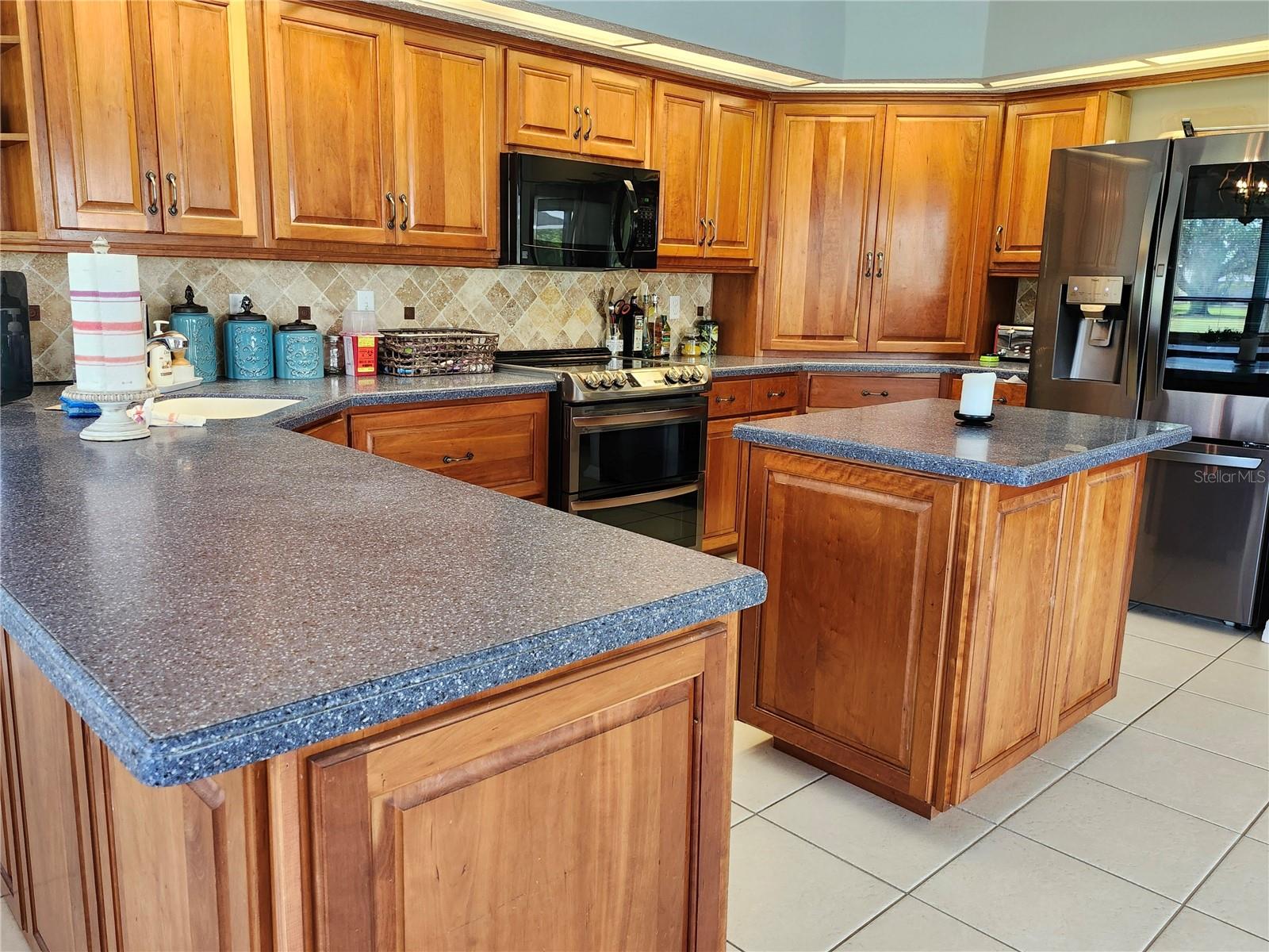 Image 33 of 84 For 16311 Colwood Drive