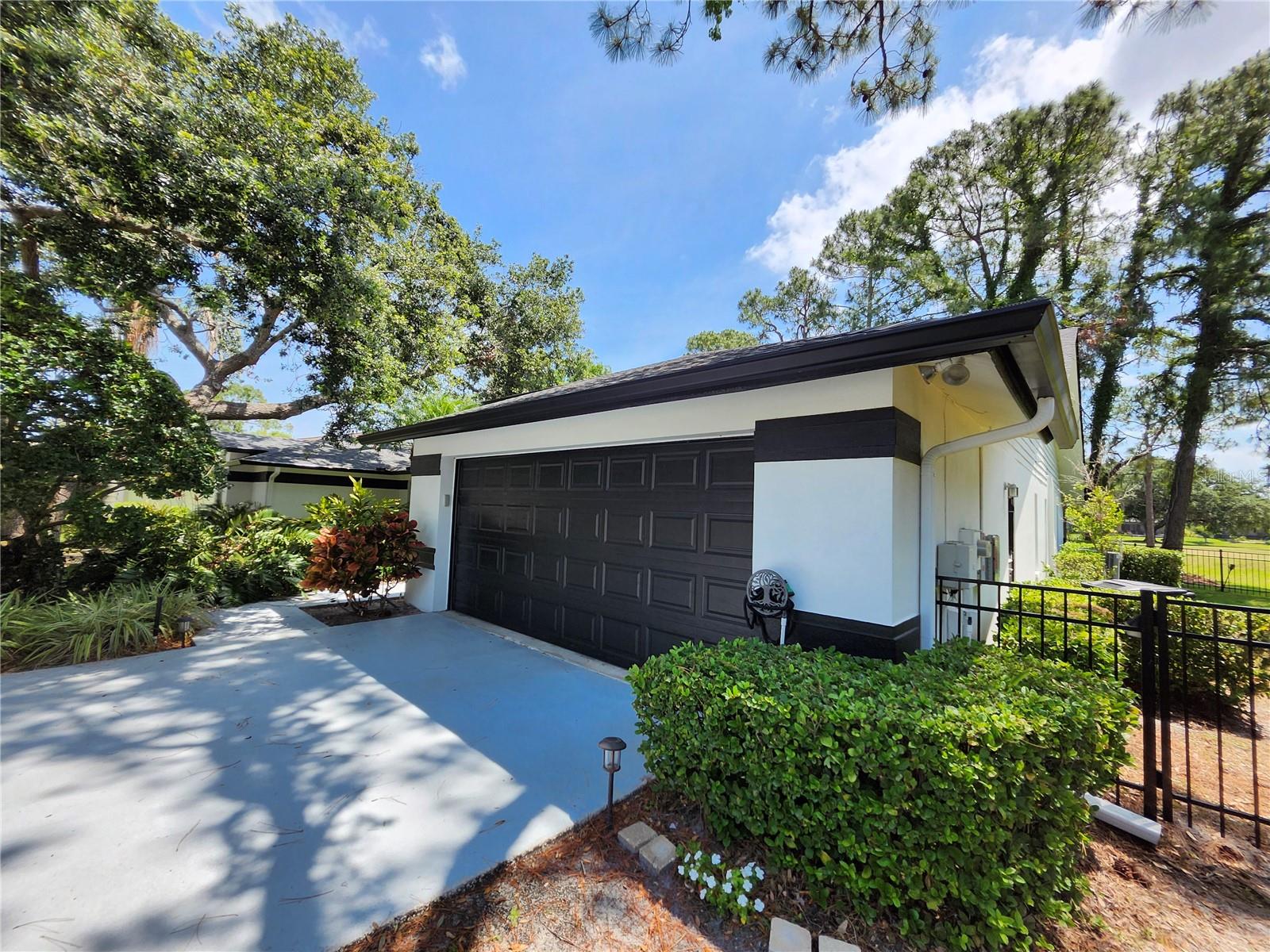 Image 76 of 84 For 16311 Colwood Drive
