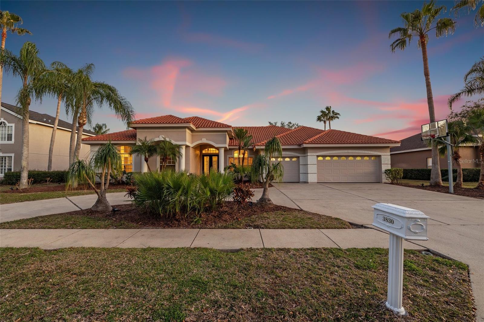 Listing photo id 95 for 3830 Moreno Drive