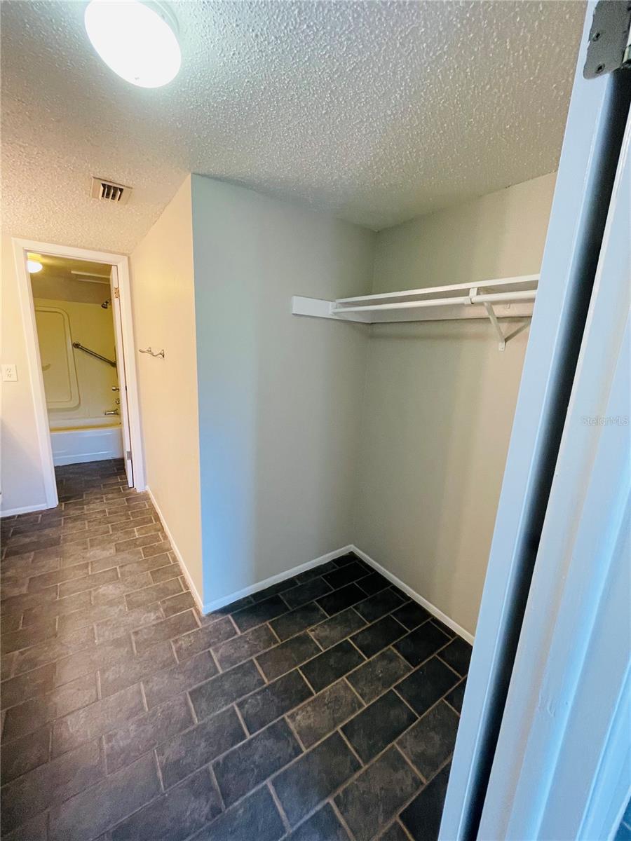 Listing photo id 24 for 200 Country Club Drive 407