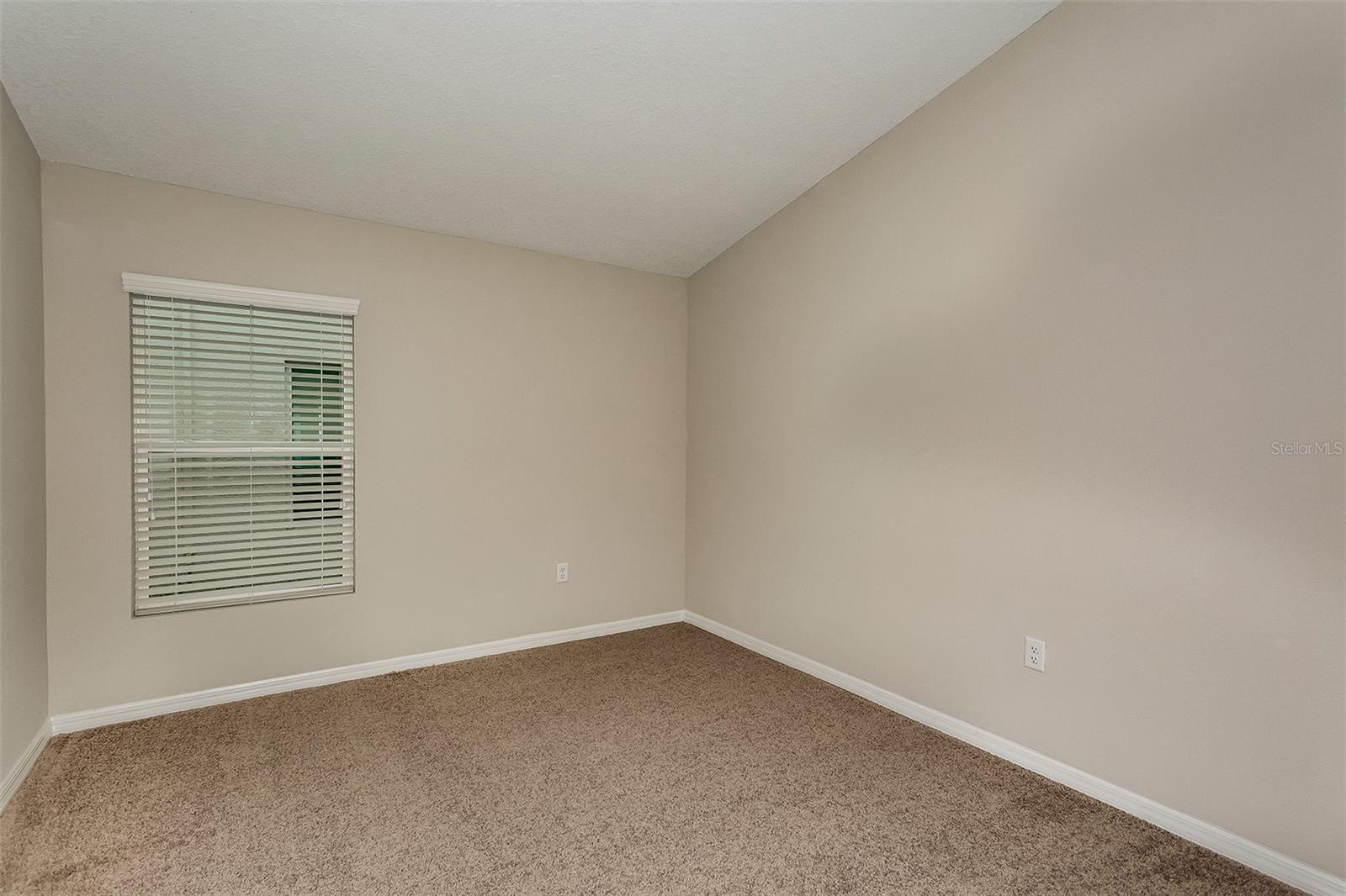 Image 17 of 27 For 1604 Ellesmere Avenue