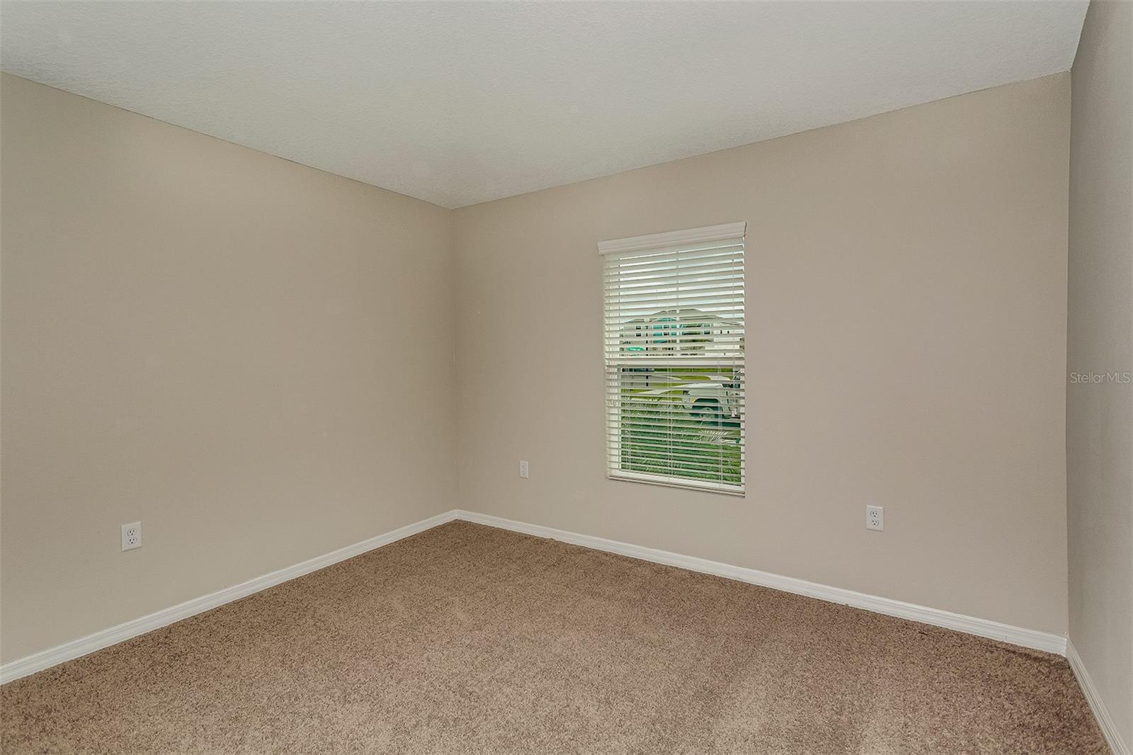 Image 18 of 27 For 1604 Ellesmere Avenue