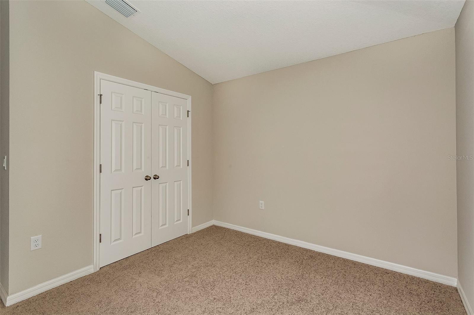 Image 19 of 27 For 1604 Ellesmere Avenue