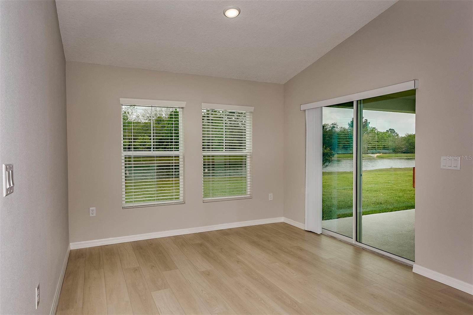 Image 9 of 27 For 1604 Ellesmere Avenue