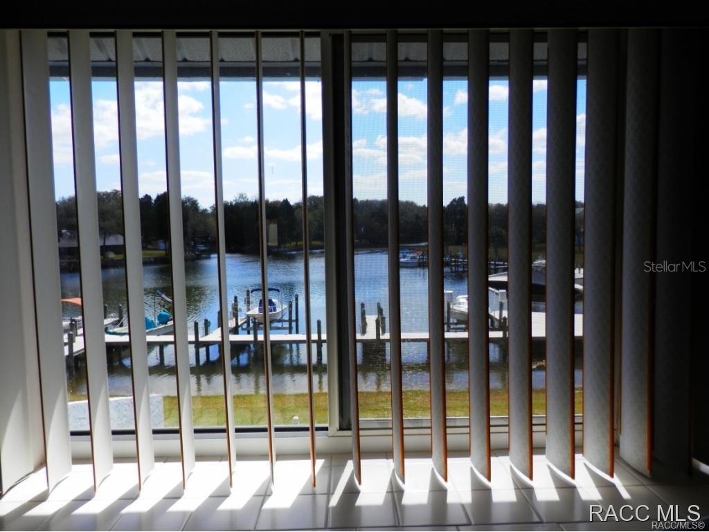 Listing photo id 2 for 10972 Cove Harbor Drive 13