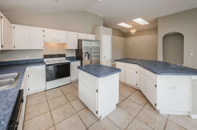 Image 6 of 57 For 10251 Oasis Palm Drive