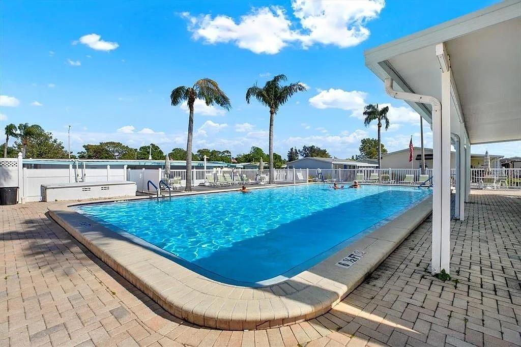 Image 38 of 39 For 11300 124th Avenue 28