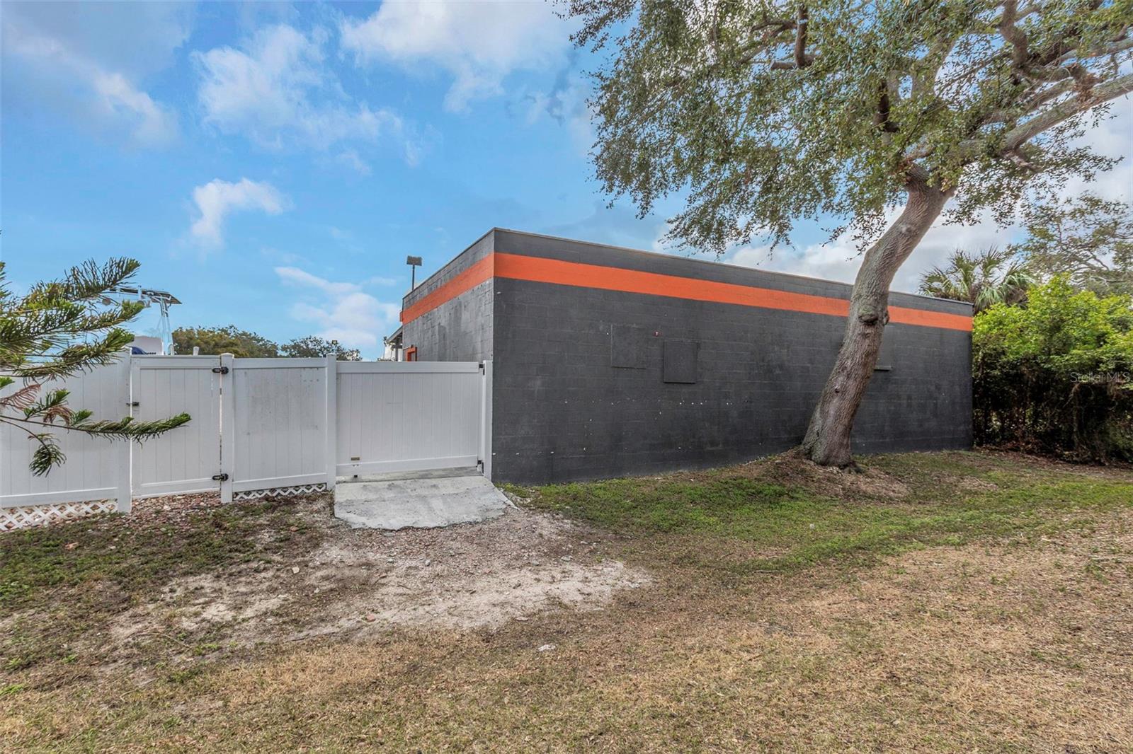 Image 10 of 59 For 430 1-2 Douglas Avenue B