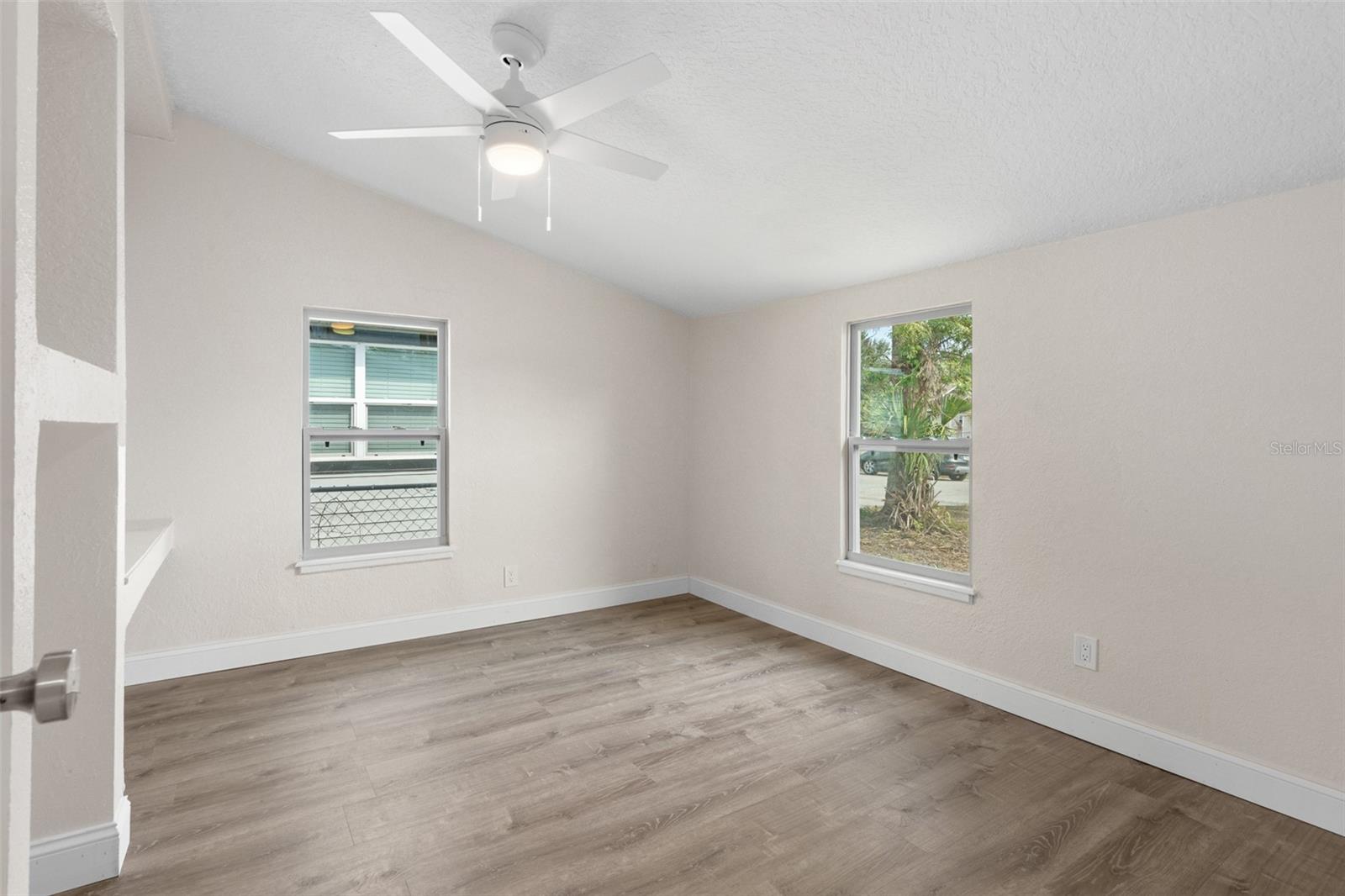 Listing photo id 9 for 1931 24th Street S