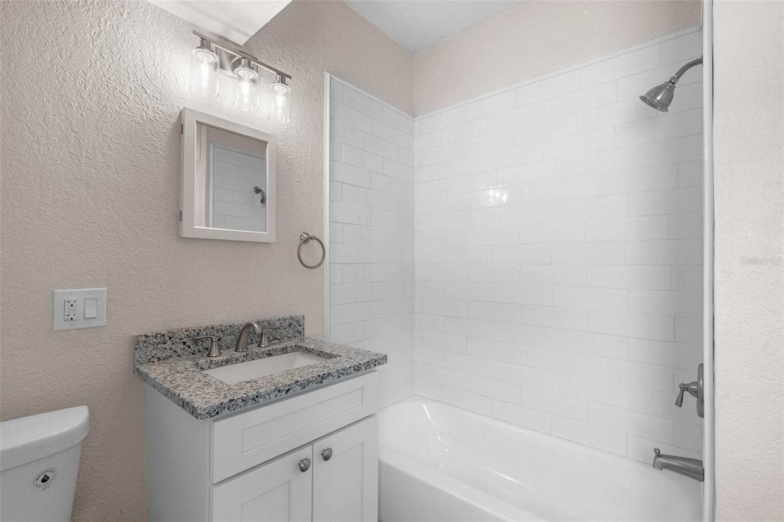 Listing photo id 16 for 1931 24th Street S