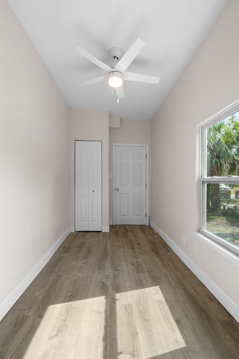 Listing photo id 20 for 1931 24th Street S