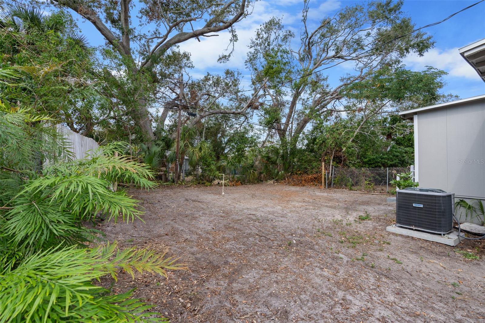 Listing photo id 37 for 1931 24th Street S
