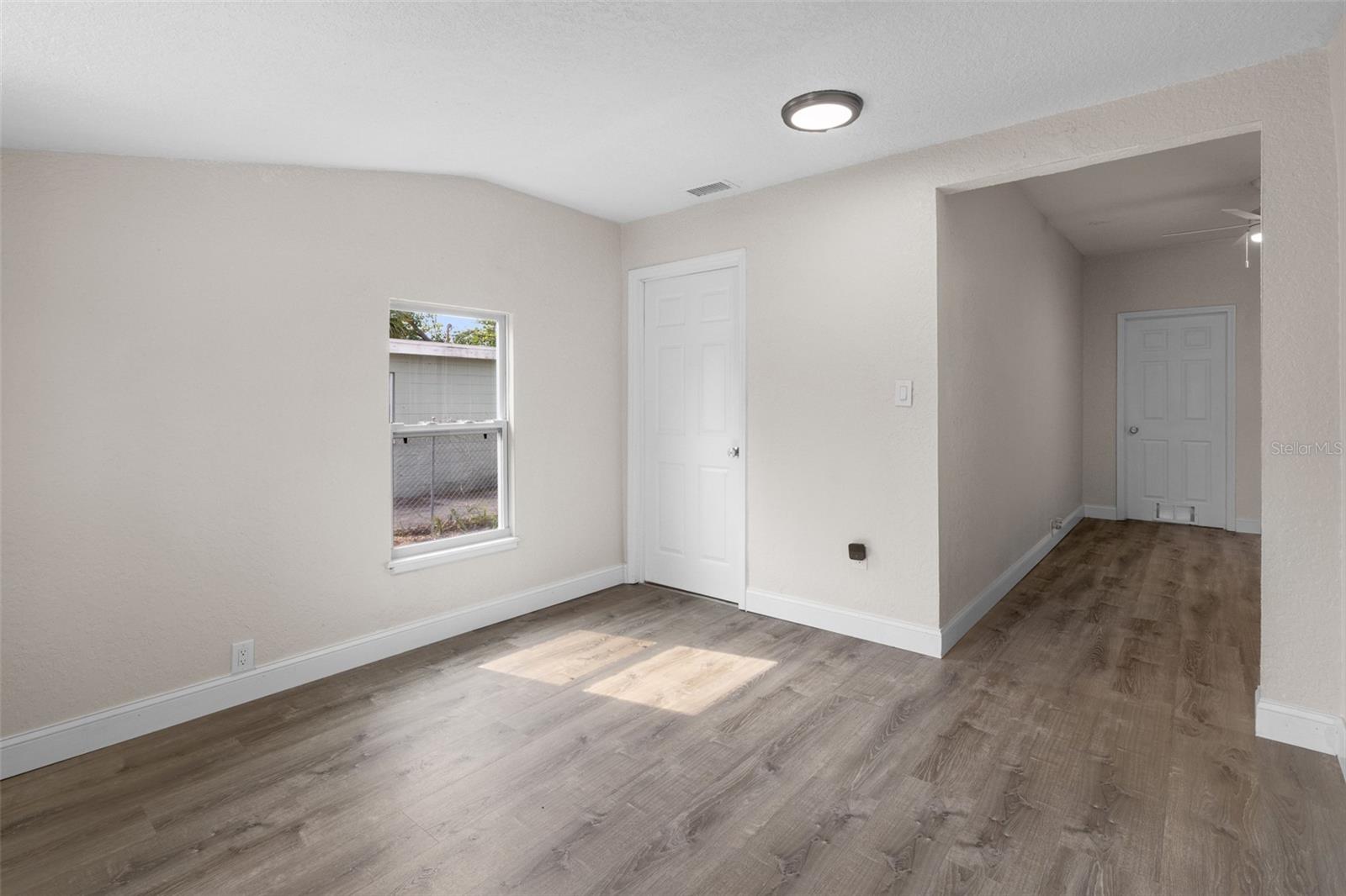 Listing photo id 2 for 1931 24th Street S