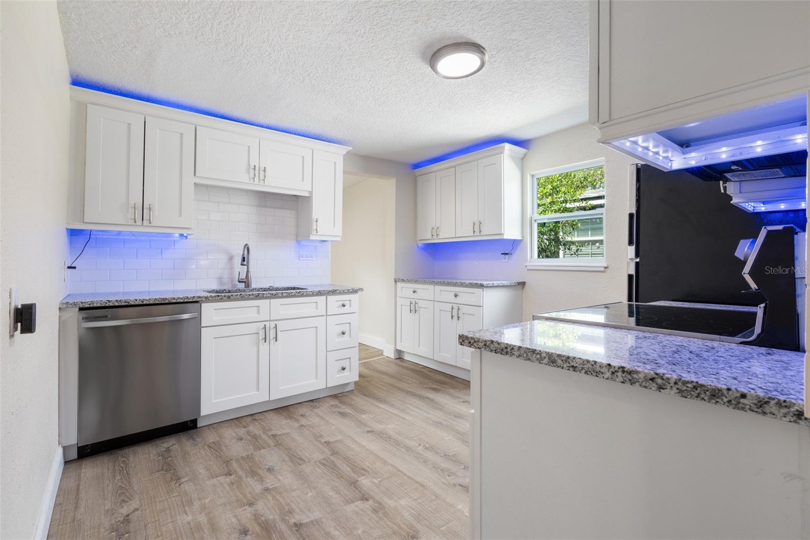 Listing photo id 5 for 1931 24th Street S