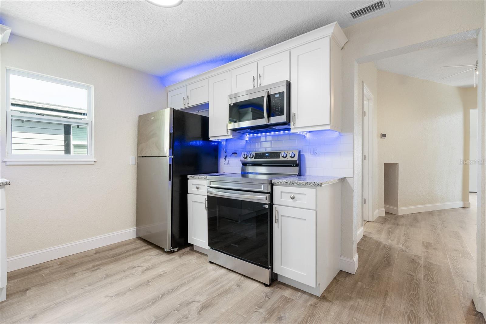 Listing photo id 7 for 1931 24th Street S