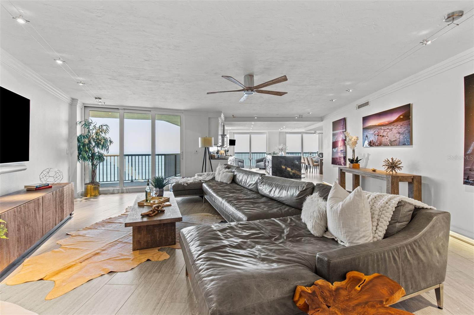 Image 4 of 91 For 1660 Gulf Boulevard Ph2