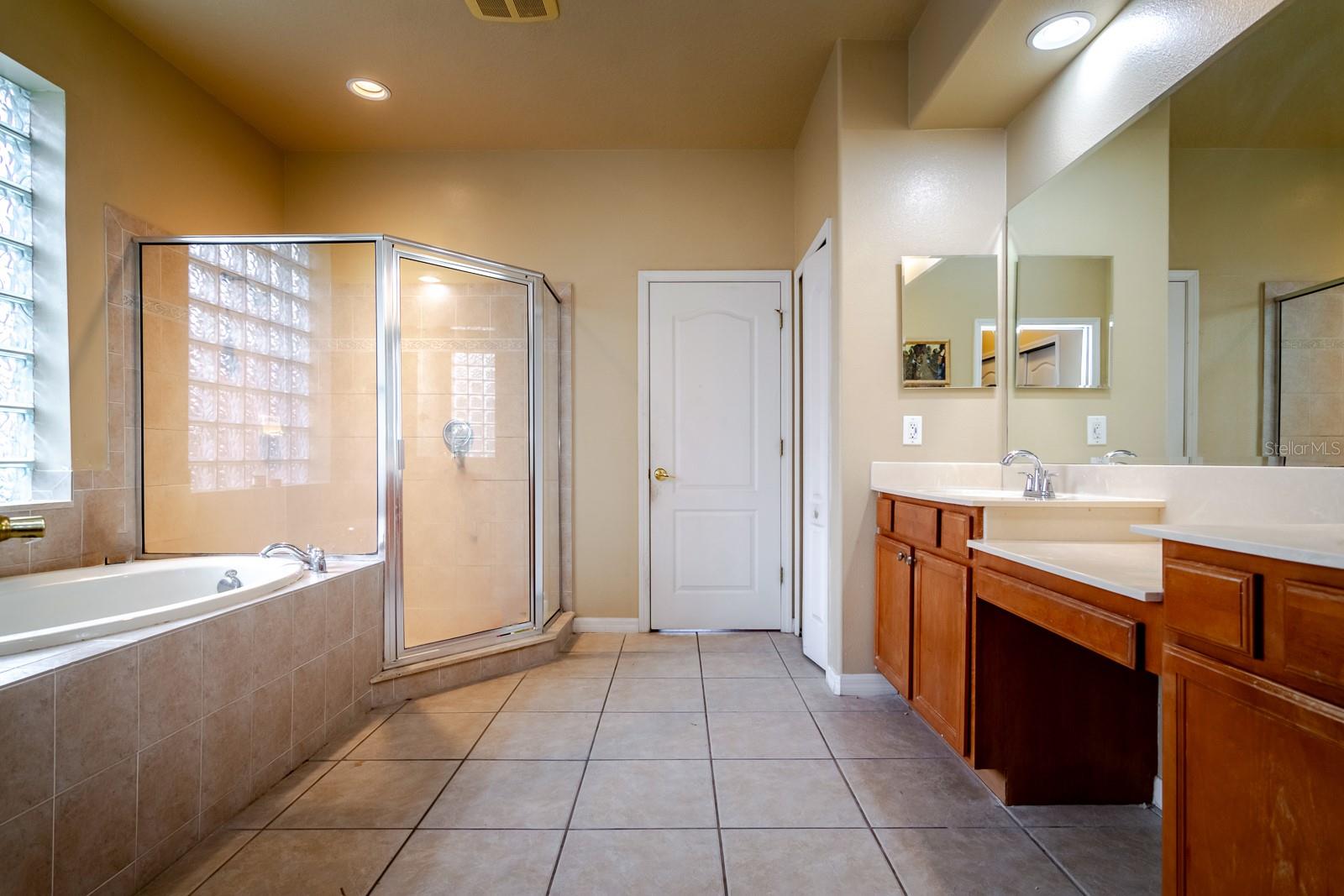 Image 17 of 49 For 10534 Bermuda Isle Drive