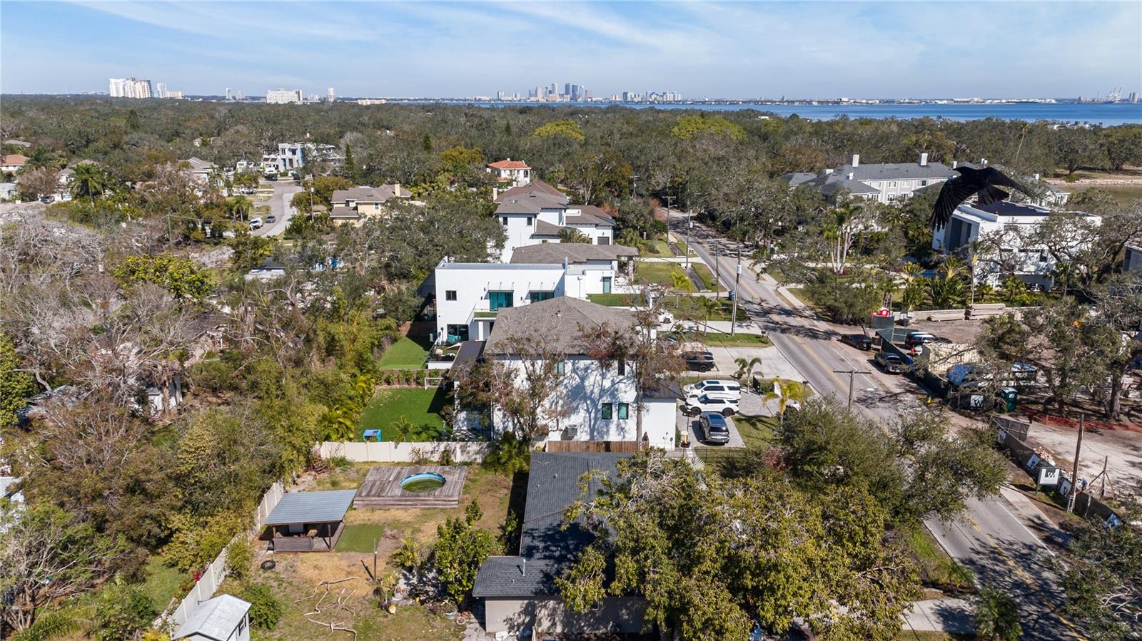 Listing photo id 15 for 6223 Bayshore Boulevard