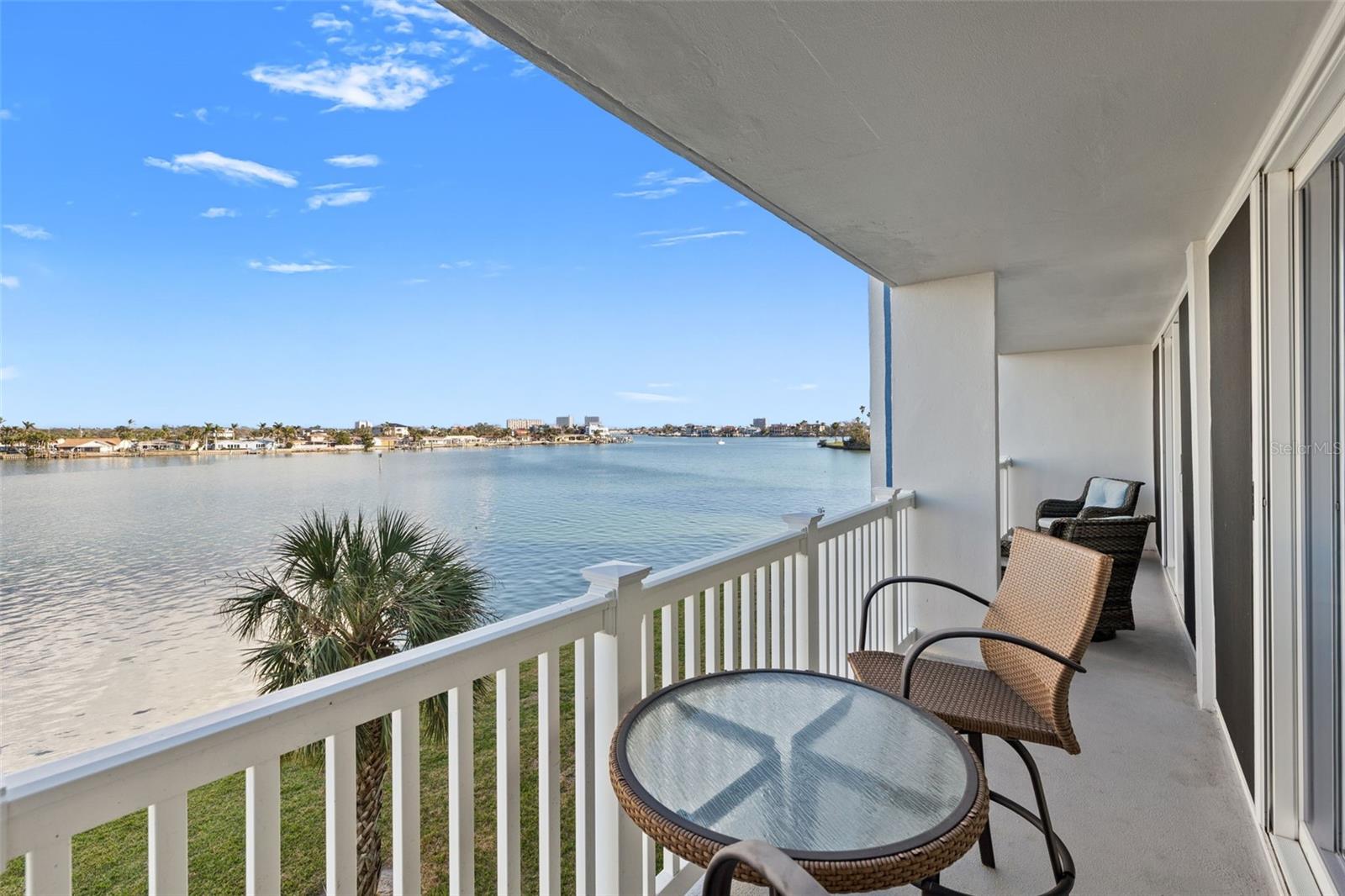 Listing photo id 33 for 500 Treasure Island Causeway 308