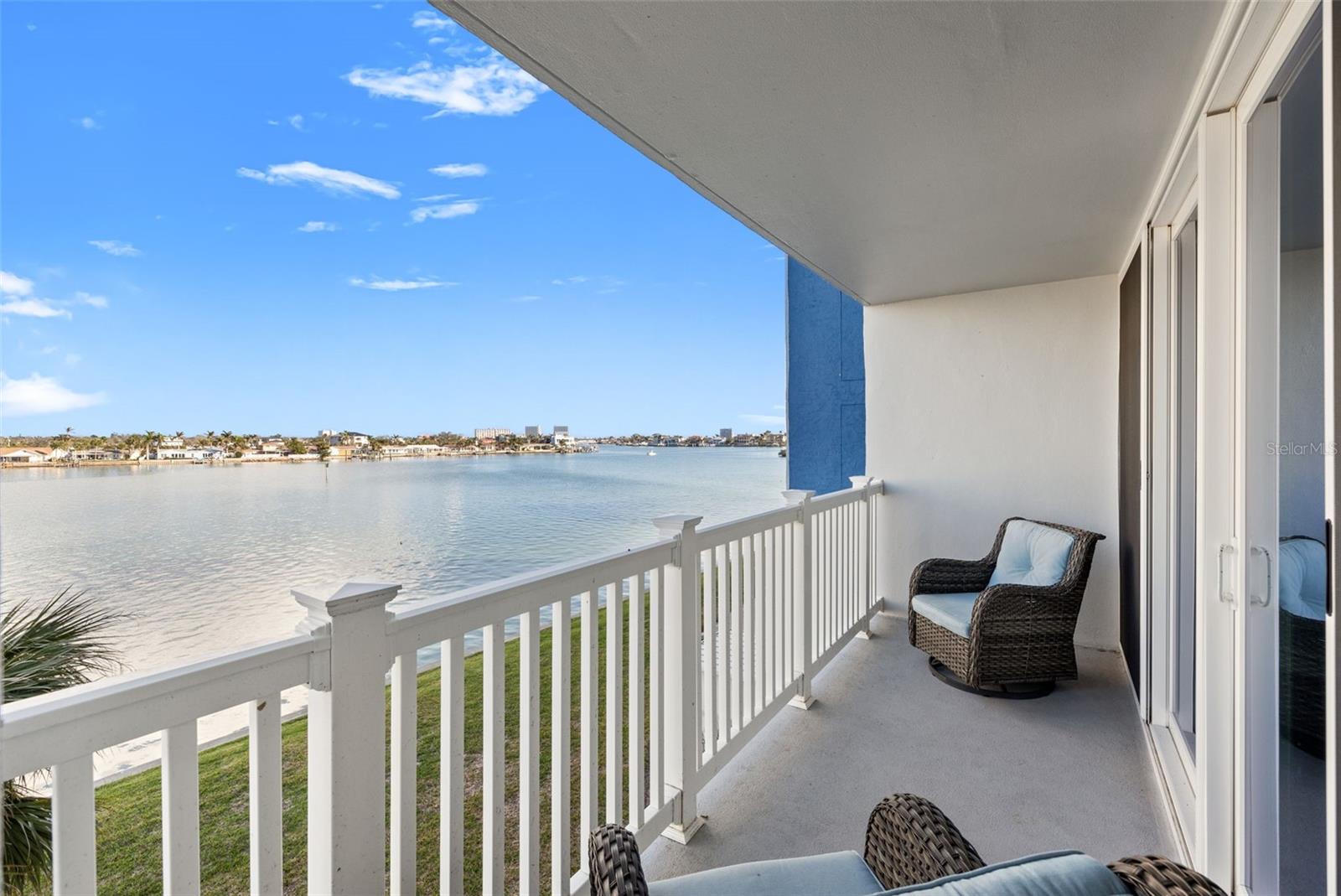 Listing photo id 34 for 500 Treasure Island Causeway 308