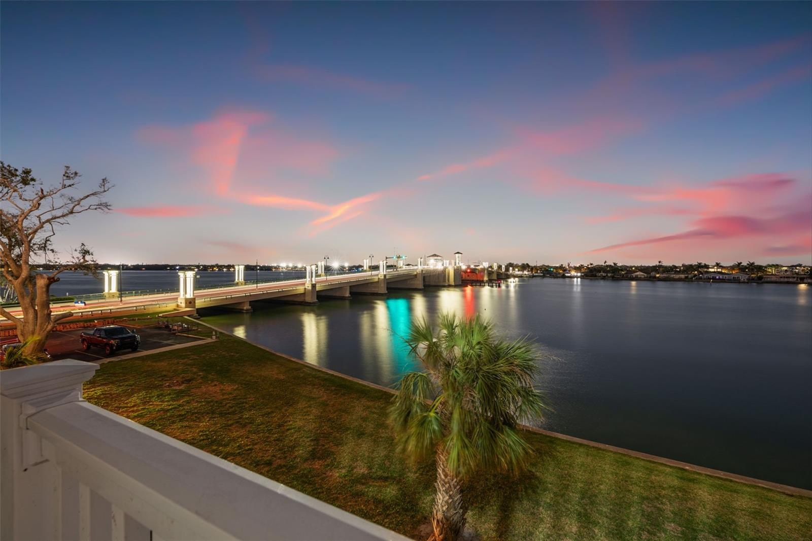 Listing photo id 35 for 500 Treasure Island Causeway 308