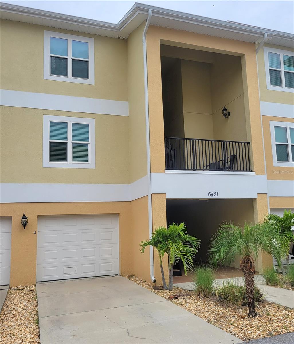 Image 1 of 60 For 6421 Banyan Boulevard 302