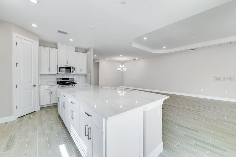 Image 18 of 53 For 8092 Moonbeam Avenue