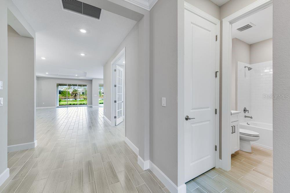 Image 21 of 53 For 8092 Moonbeam Avenue