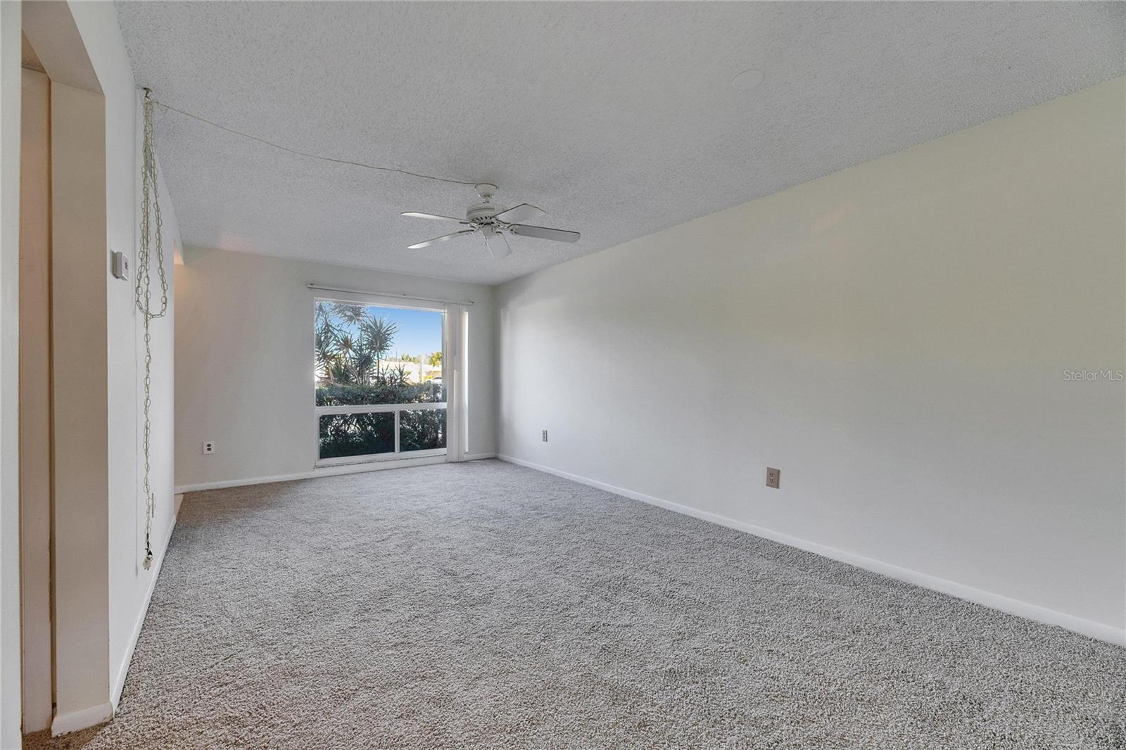 Image 12 of 71 For 1370 70th Street N 2-1382