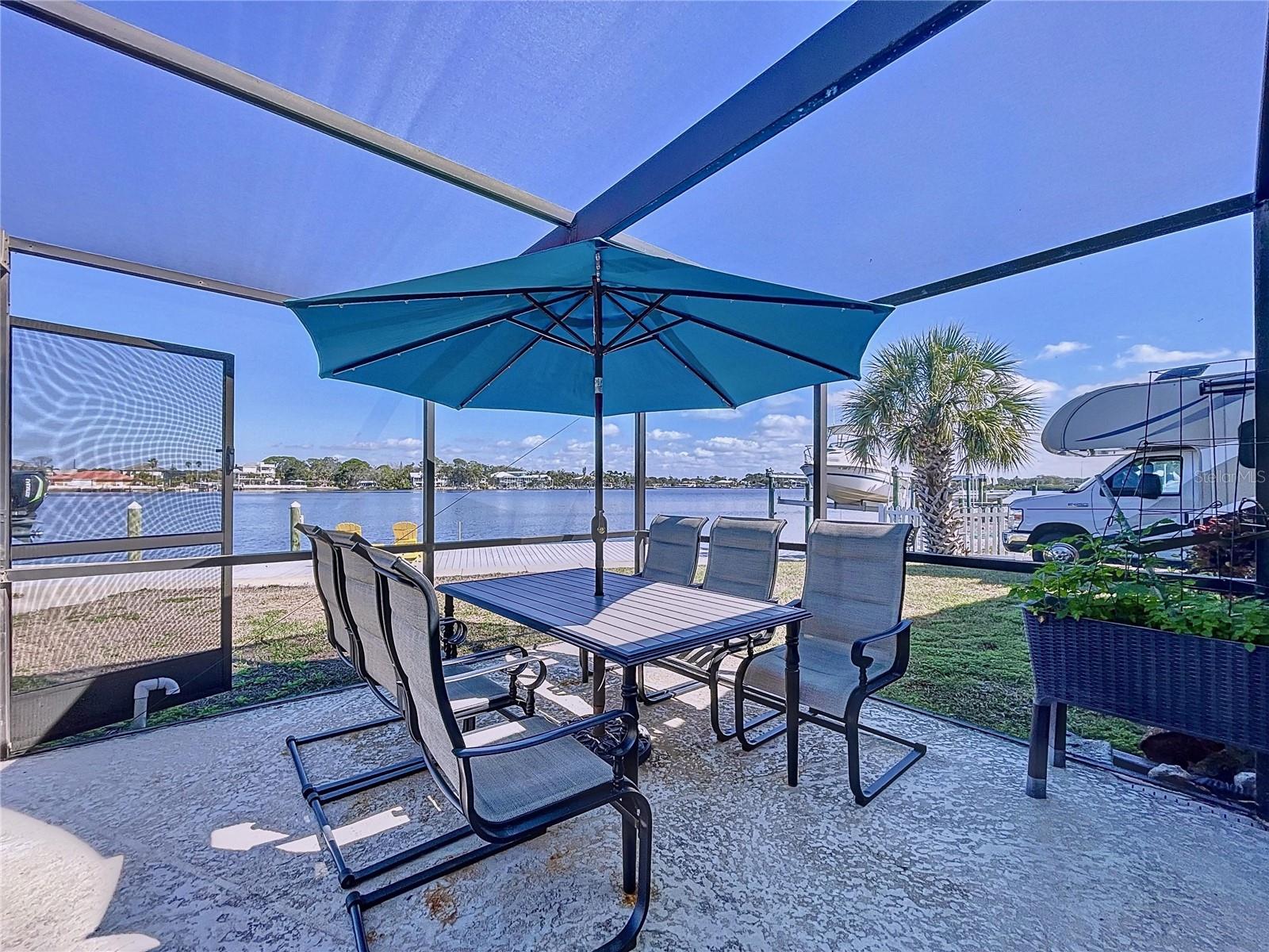 Listing photo id 48 for 4941 Waterside Drive