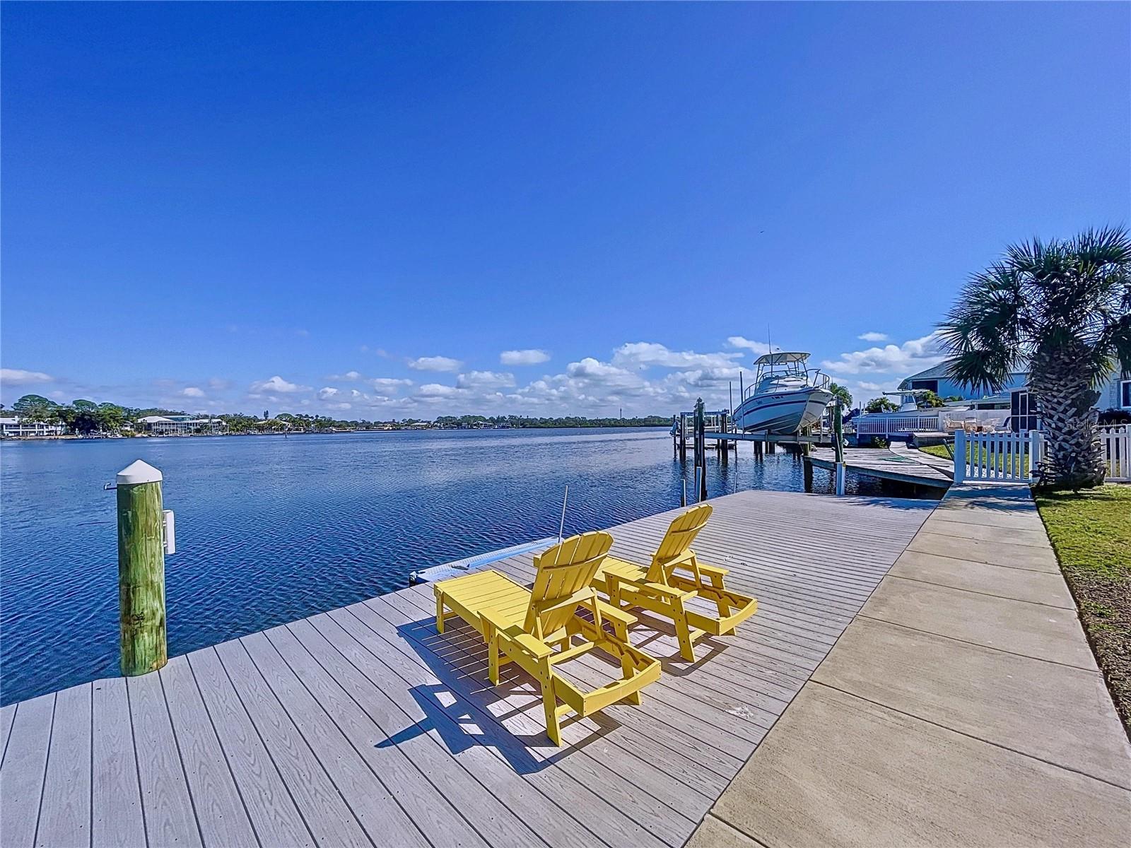 Listing photo id 56 for 4941 Waterside Drive