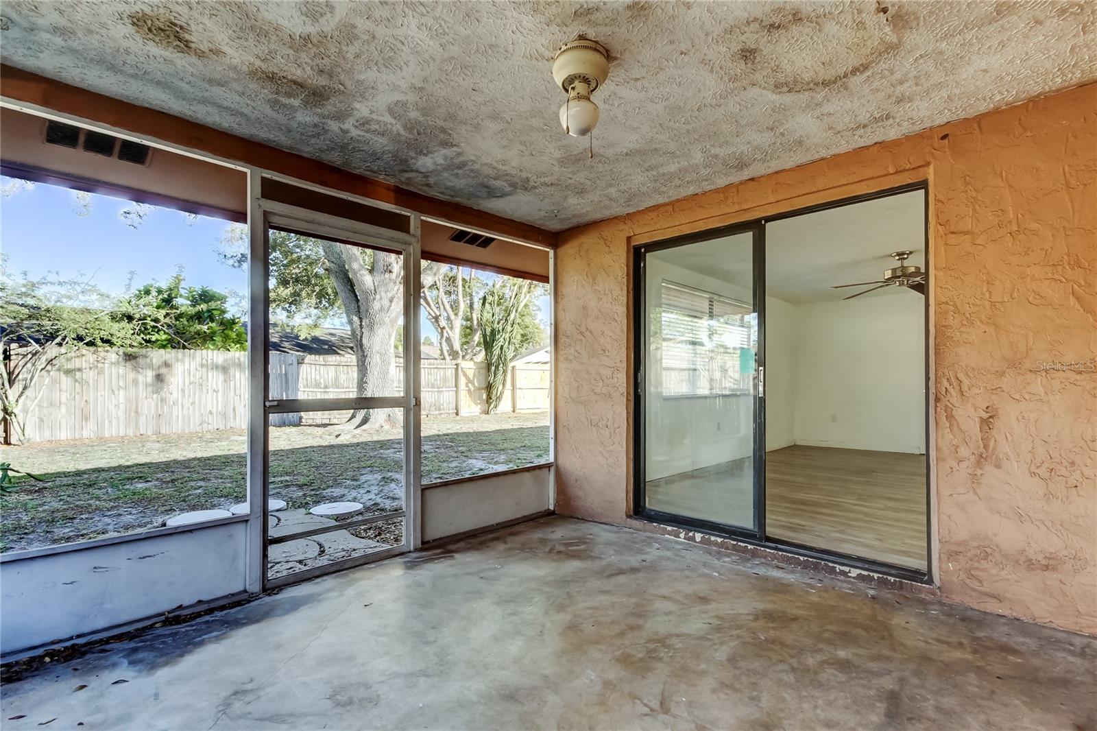 Listing photo id 29 for 4142 Sawgrass Boulevard