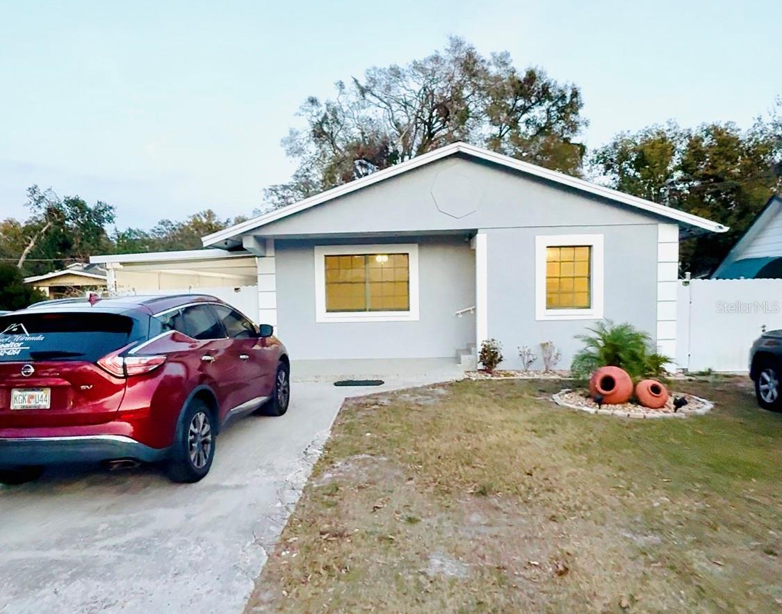 Listing Details for 8503 Willow Avenue, TAMPA, FL 33604