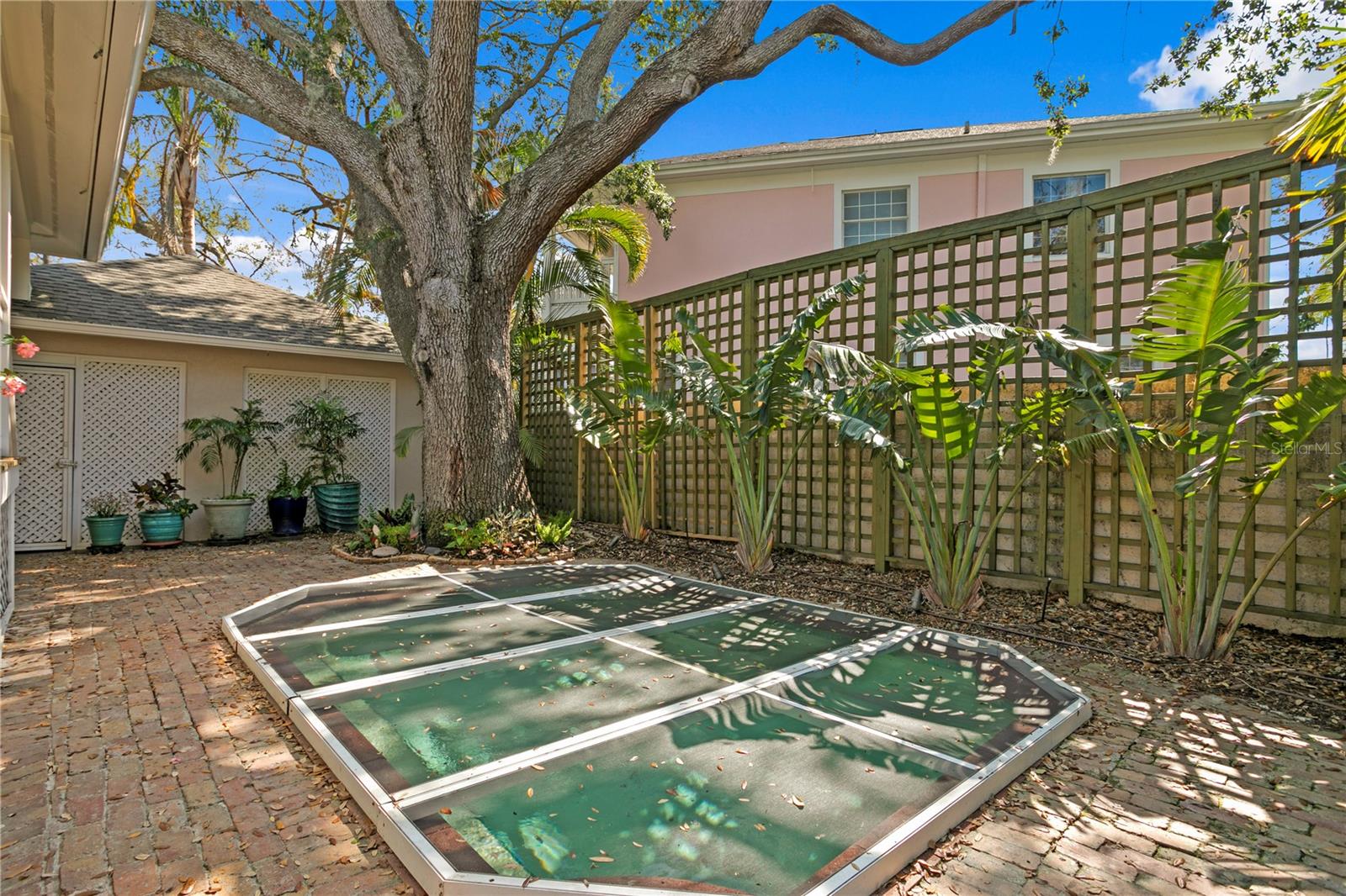 Listing photo id 43 for 4810 San Miguel Street