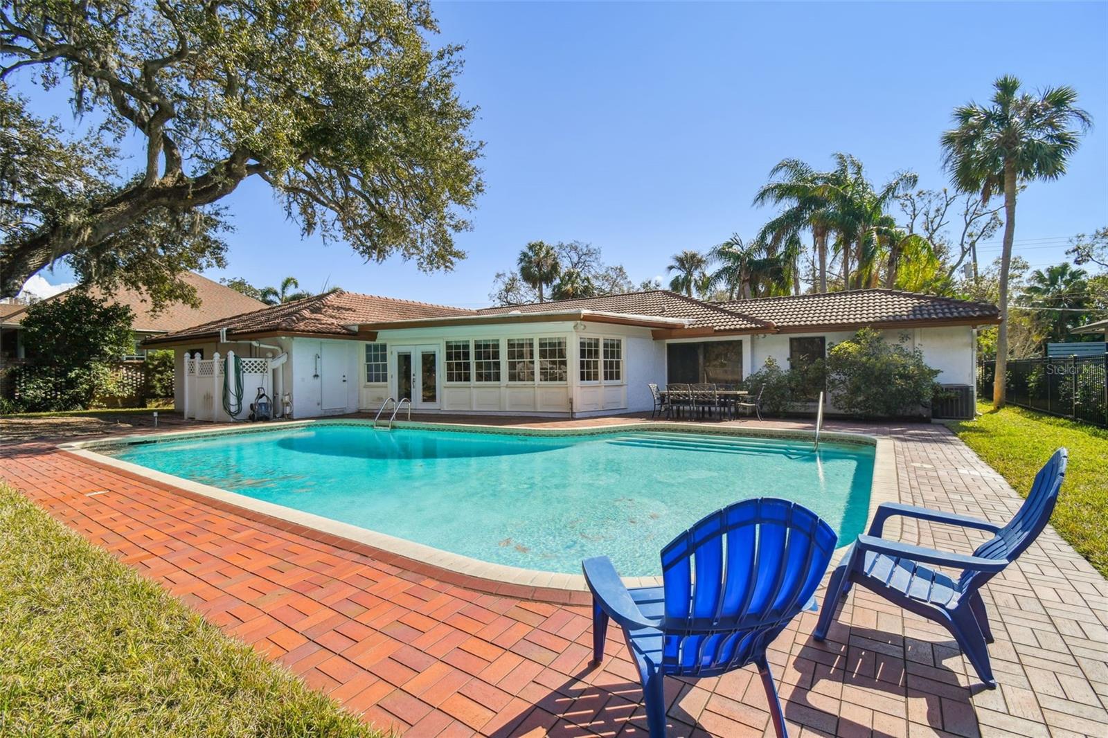 Listing photo id 11 for 4609 San Miguel Street