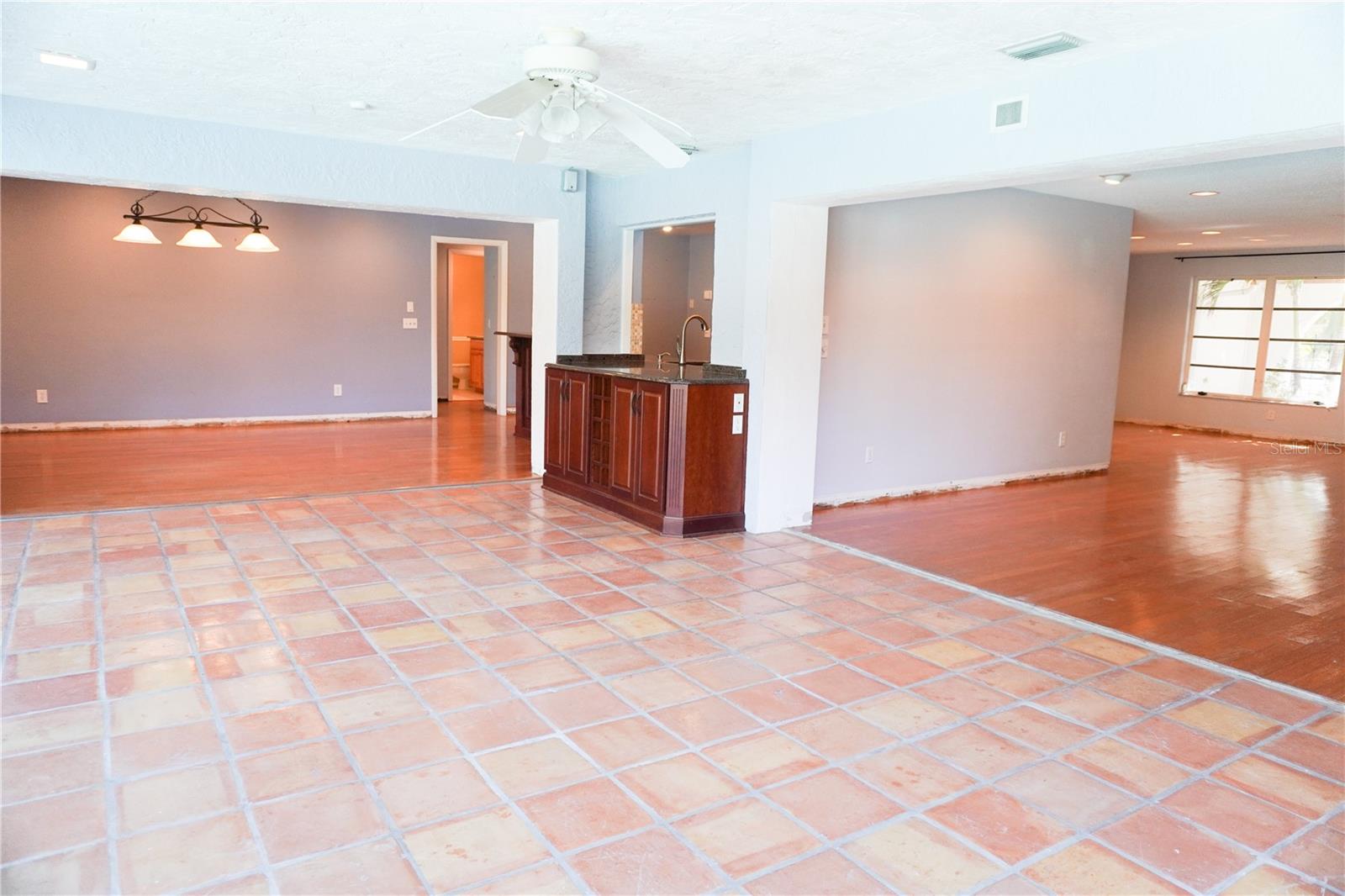 Listing photo id 39 for 4609 San Miguel Street