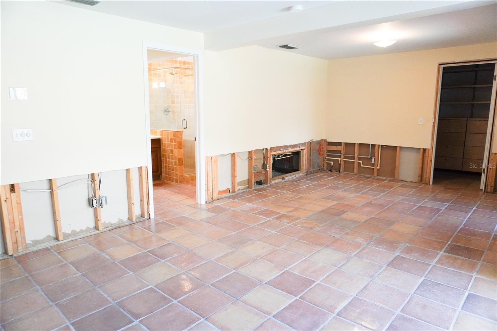 Listing photo id 46 for 4609 San Miguel Street