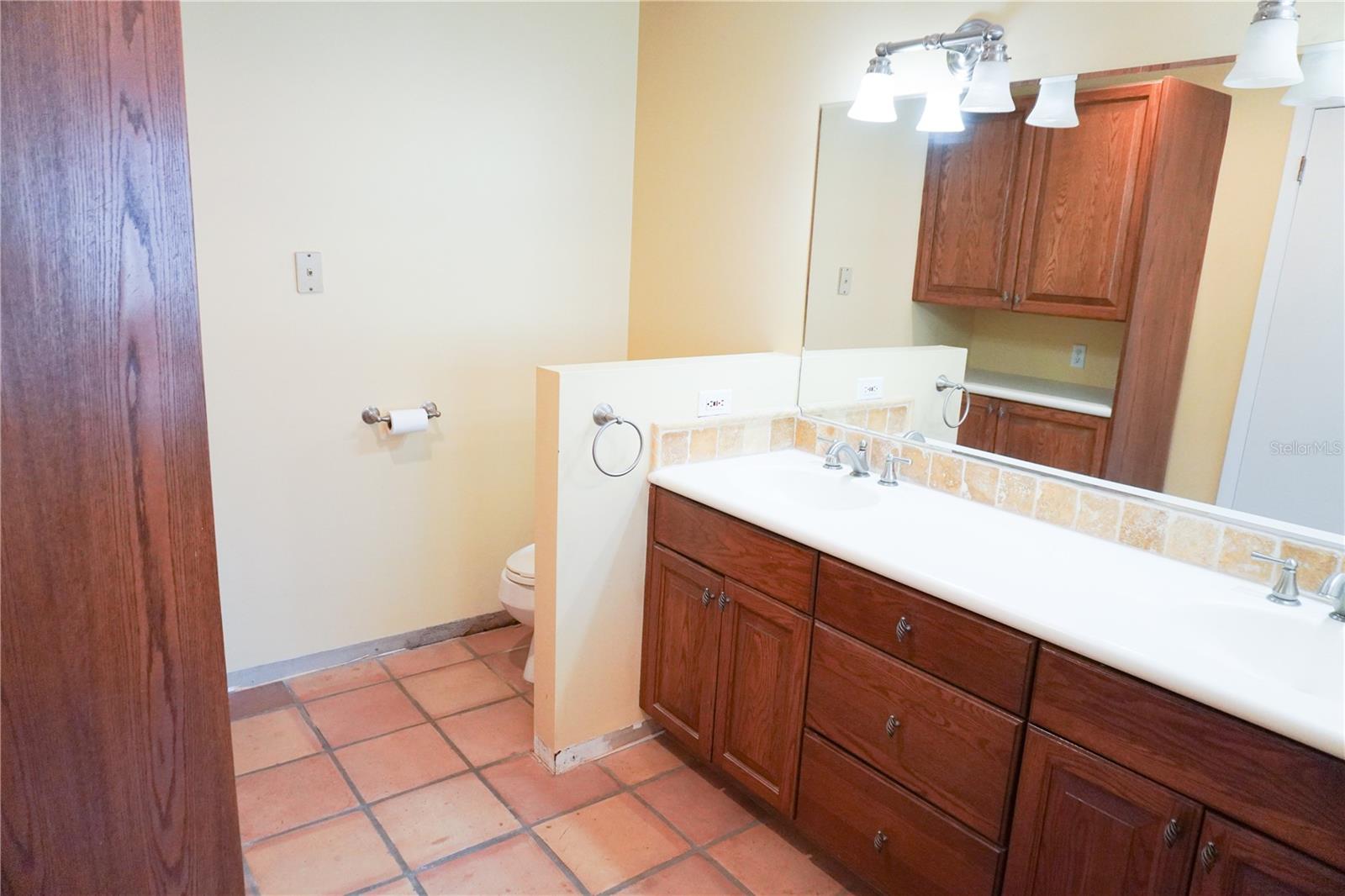 Listing photo id 48 for 4609 San Miguel Street