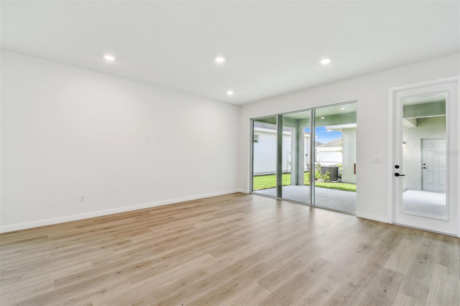 Image 19 of 41 For 28784 Rambutan Drive