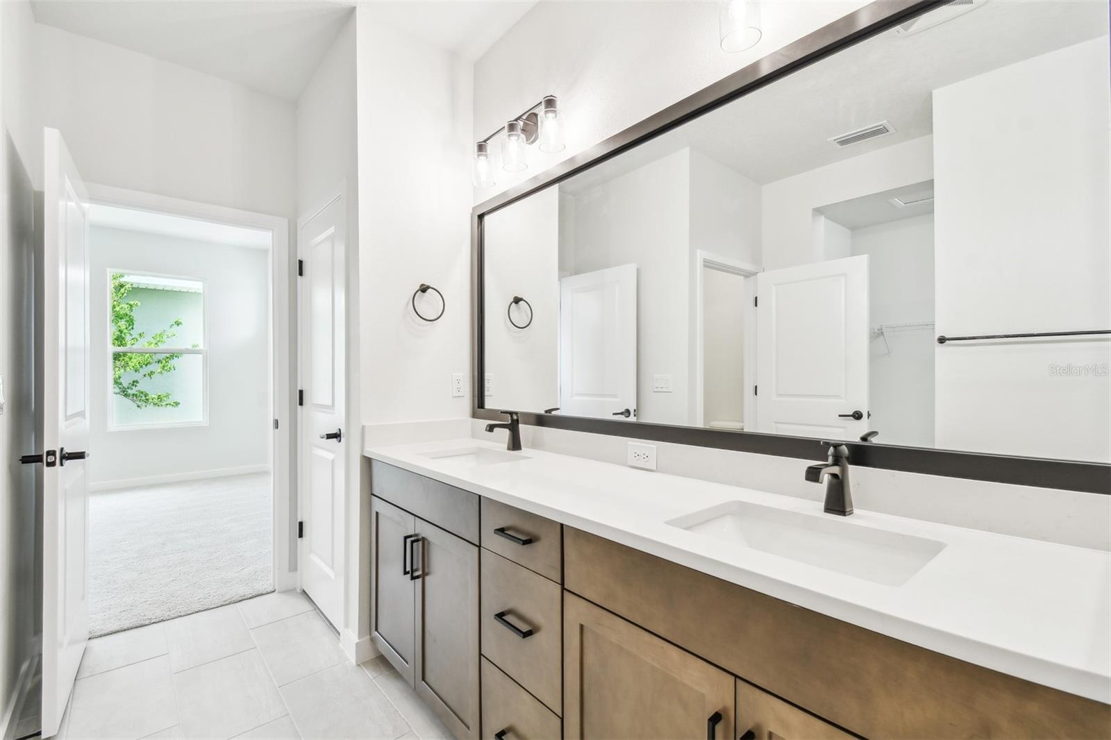 Image 27 of 41 For 28784 Rambutan Drive