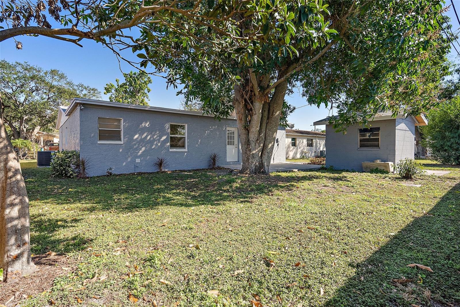 Listing photo id 26 for 13684 120th Street