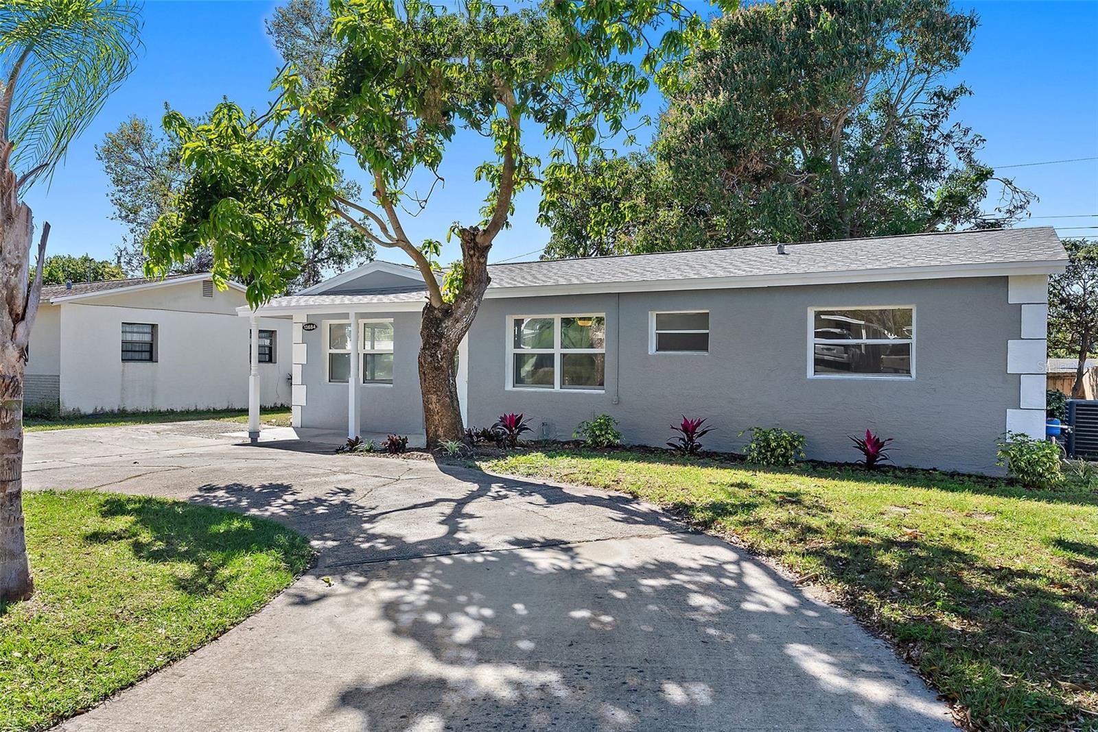 Listing photo id 1 for 13684 120th Street