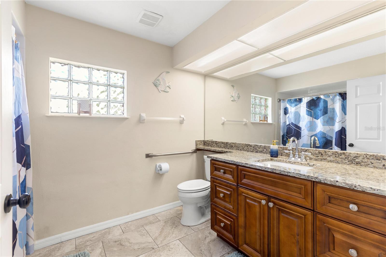 Image 20 of 41 For 13481 Pullman Drive