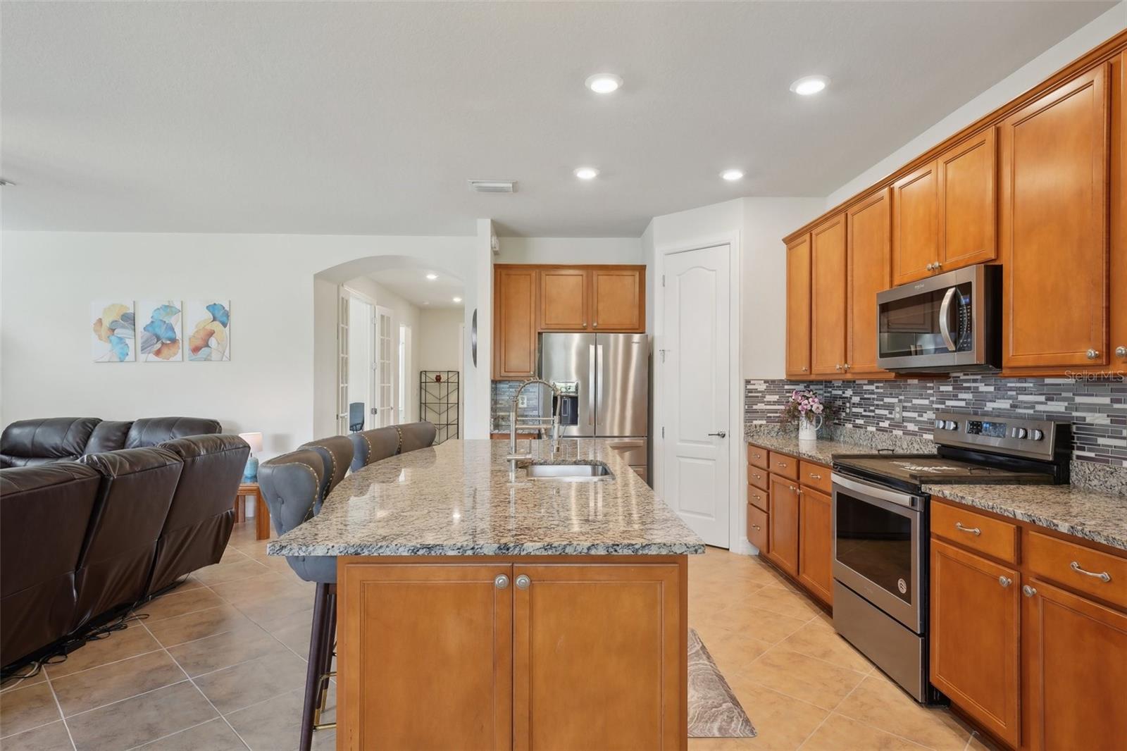 Listing photo id 11 for 7580 Pool Compass Loop